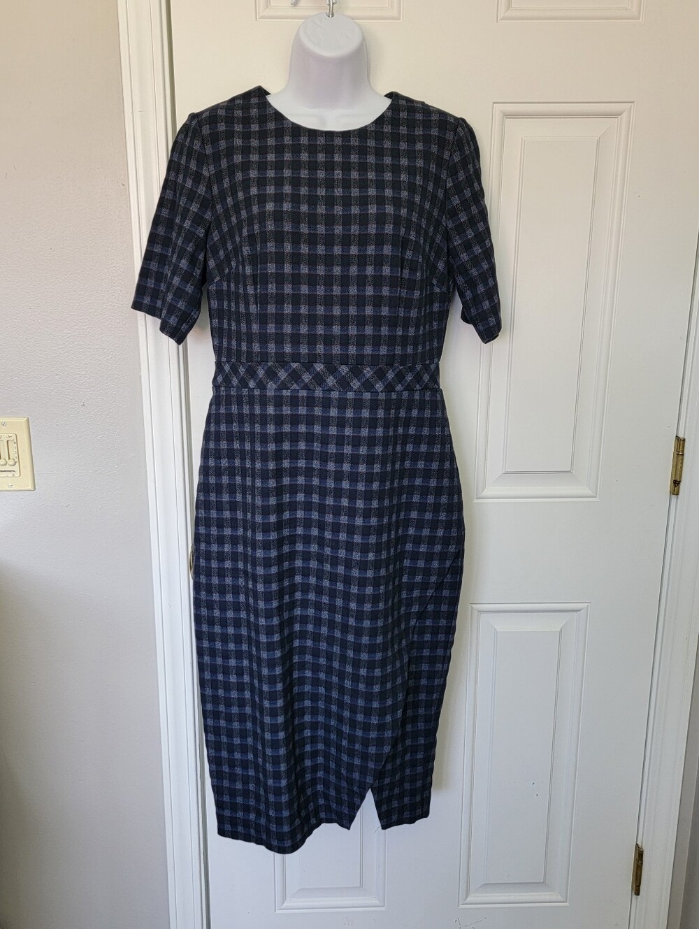 Banana Republic Blue Gray Plaid Tweed Sheath Slit Short Sleeve Midi Dress Sz 8 - Picture 2 of 12